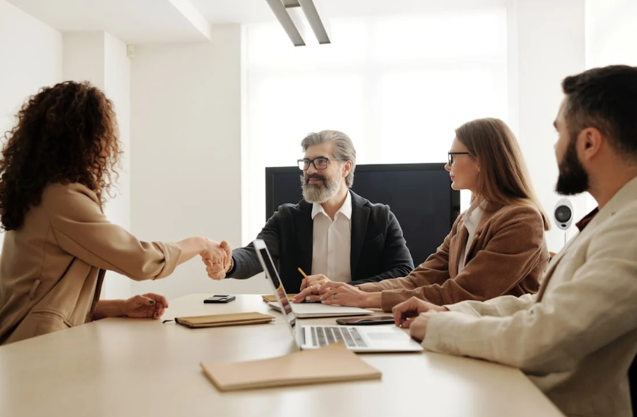 1000635847 Connect with Dedicated Beverage Industry Recruiters to Find and Hire Top-tier Professionals