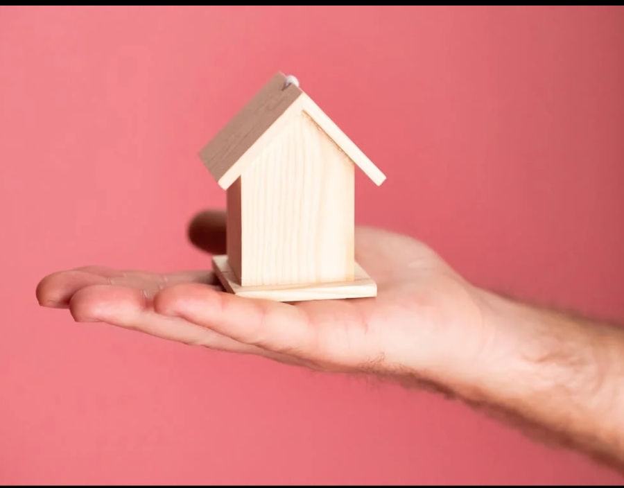 How to Navigate the Competitive Housing Market Successfully