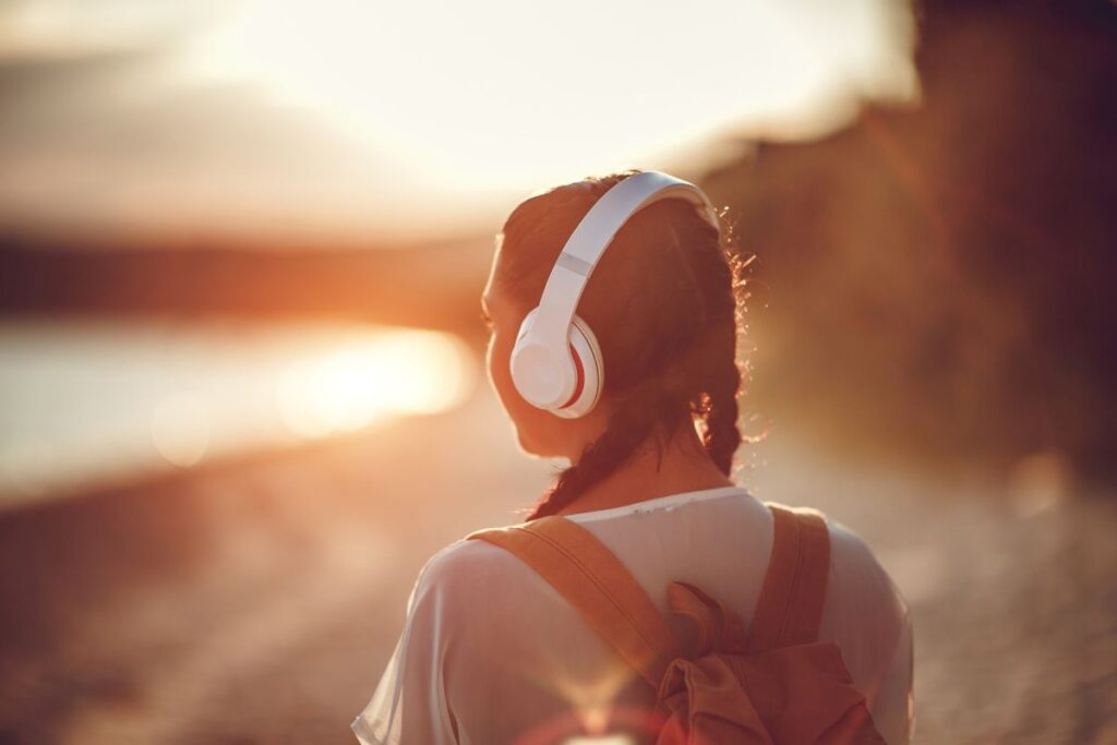 1000973191-1024x683 How to discover new music: the complete practical guide